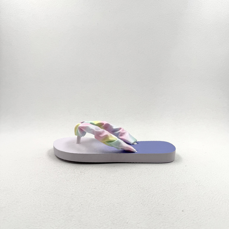 Chicas de moda Havaianas con chanclas 