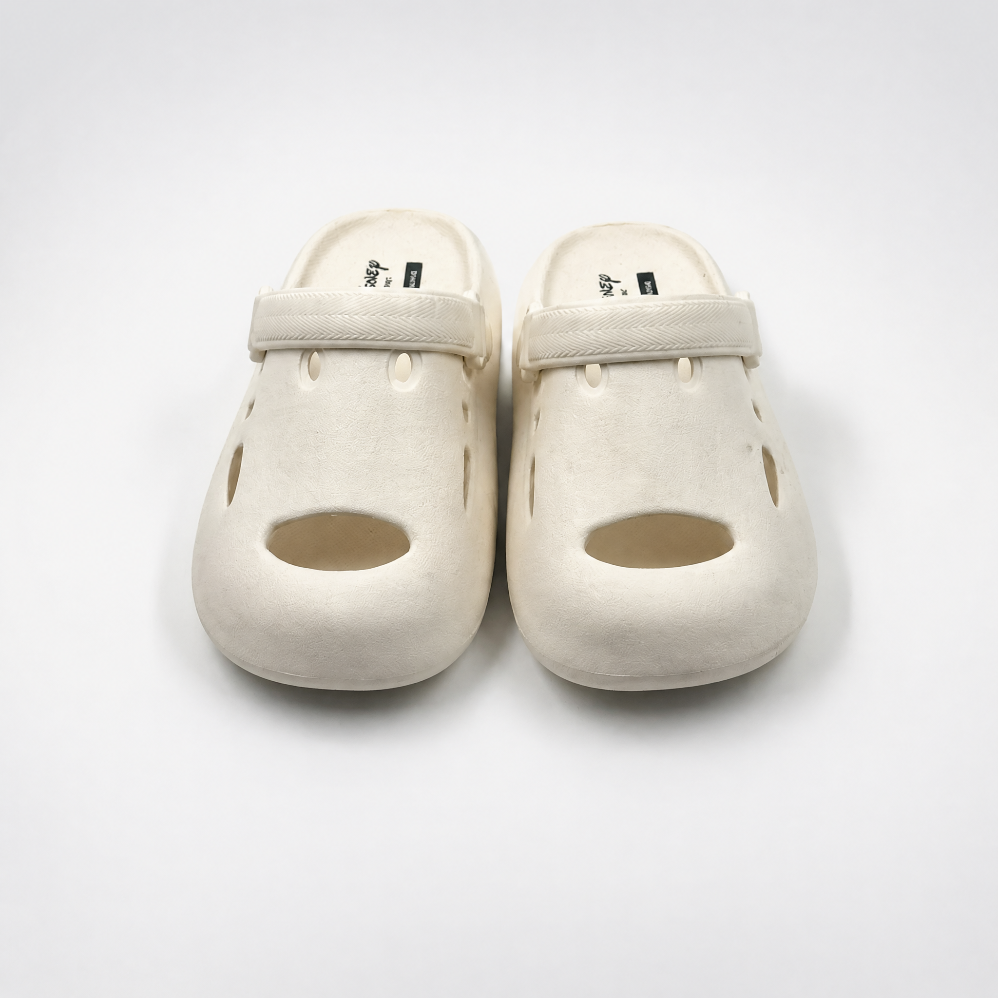 Zuecos minimalistas de EVA color blanco roto para niños de Bulk Zapatos de jardín ligeros
