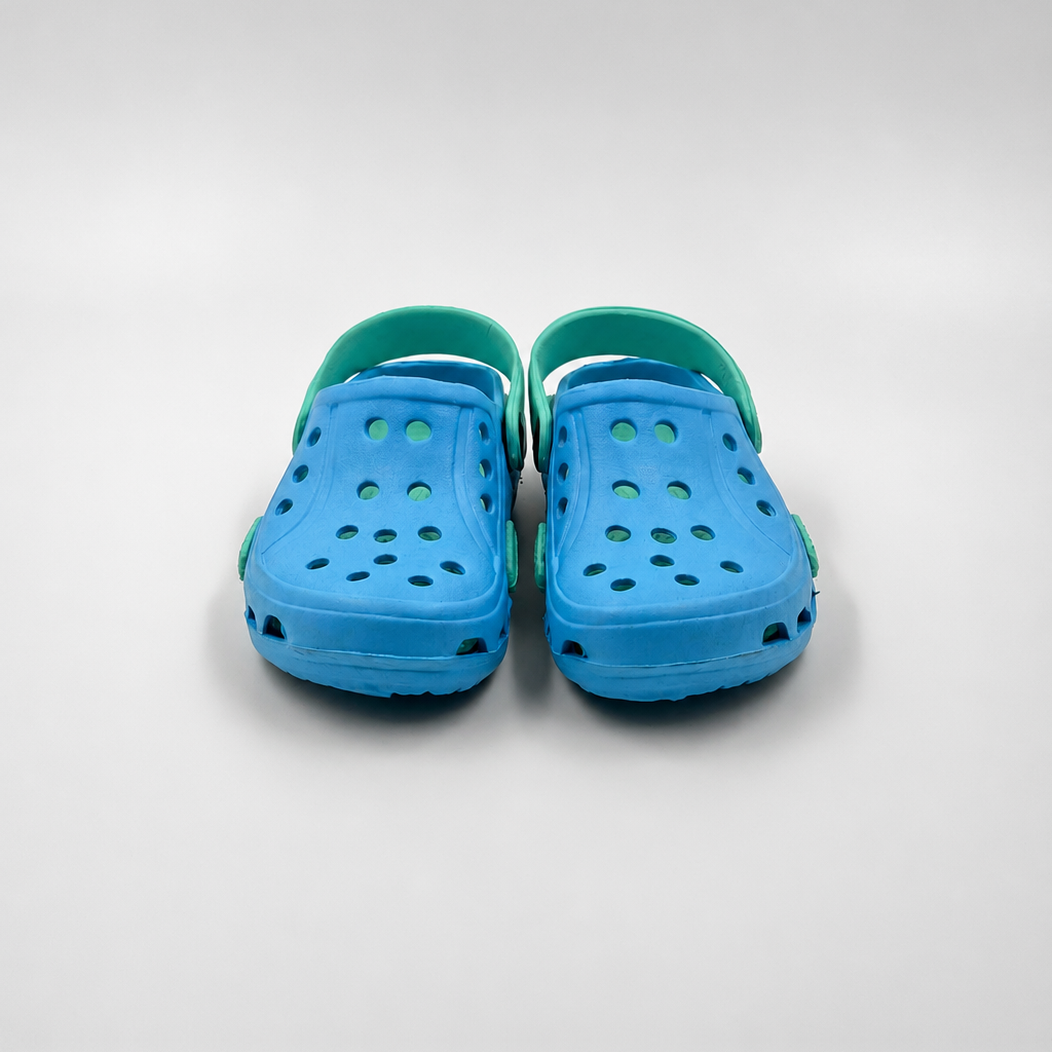 Zuecos de dos tonos para niños al por mayor Zapatos de jardín EVA azules y menta