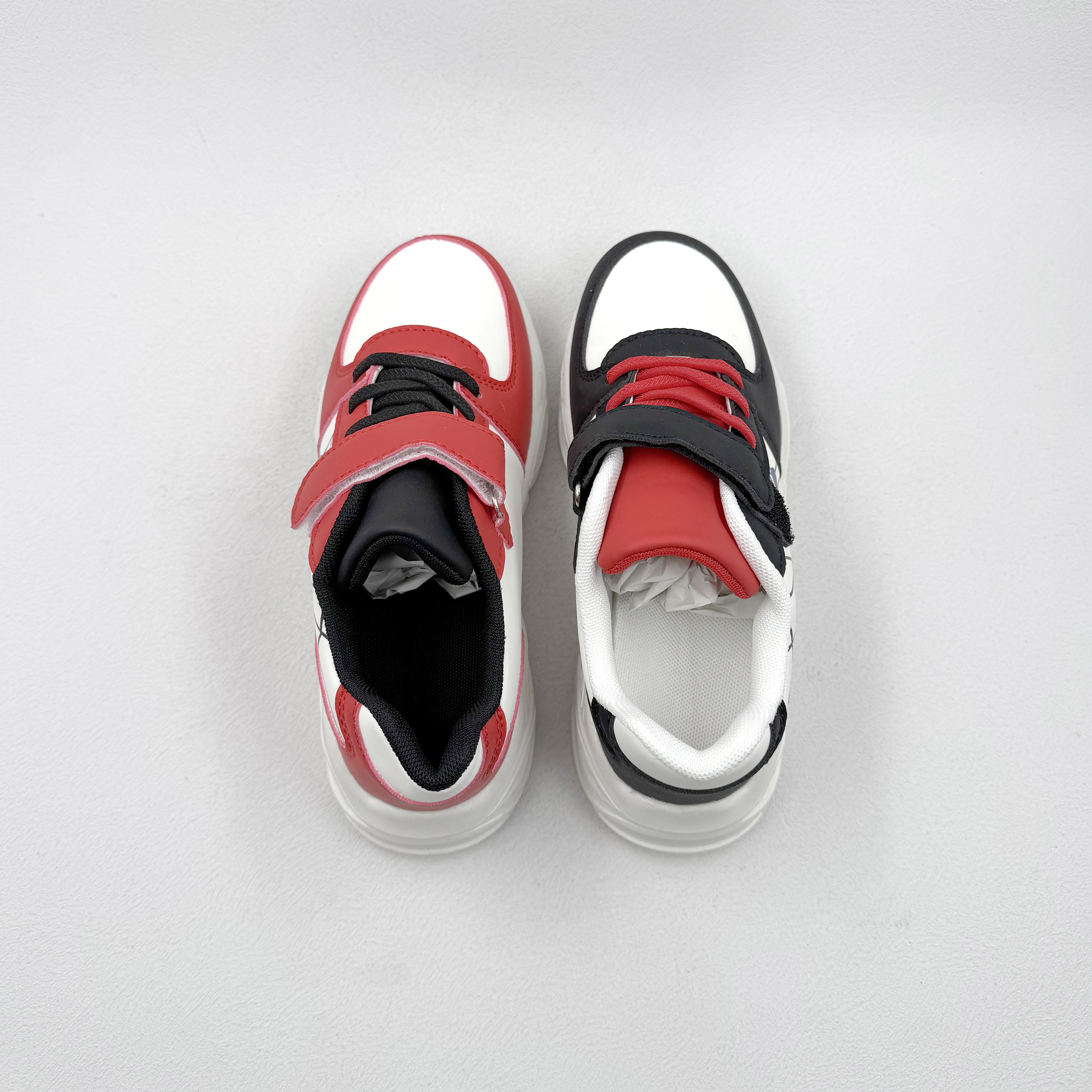 Niños Lindas zapatillas de carrera Spiderman con Eva Sole
