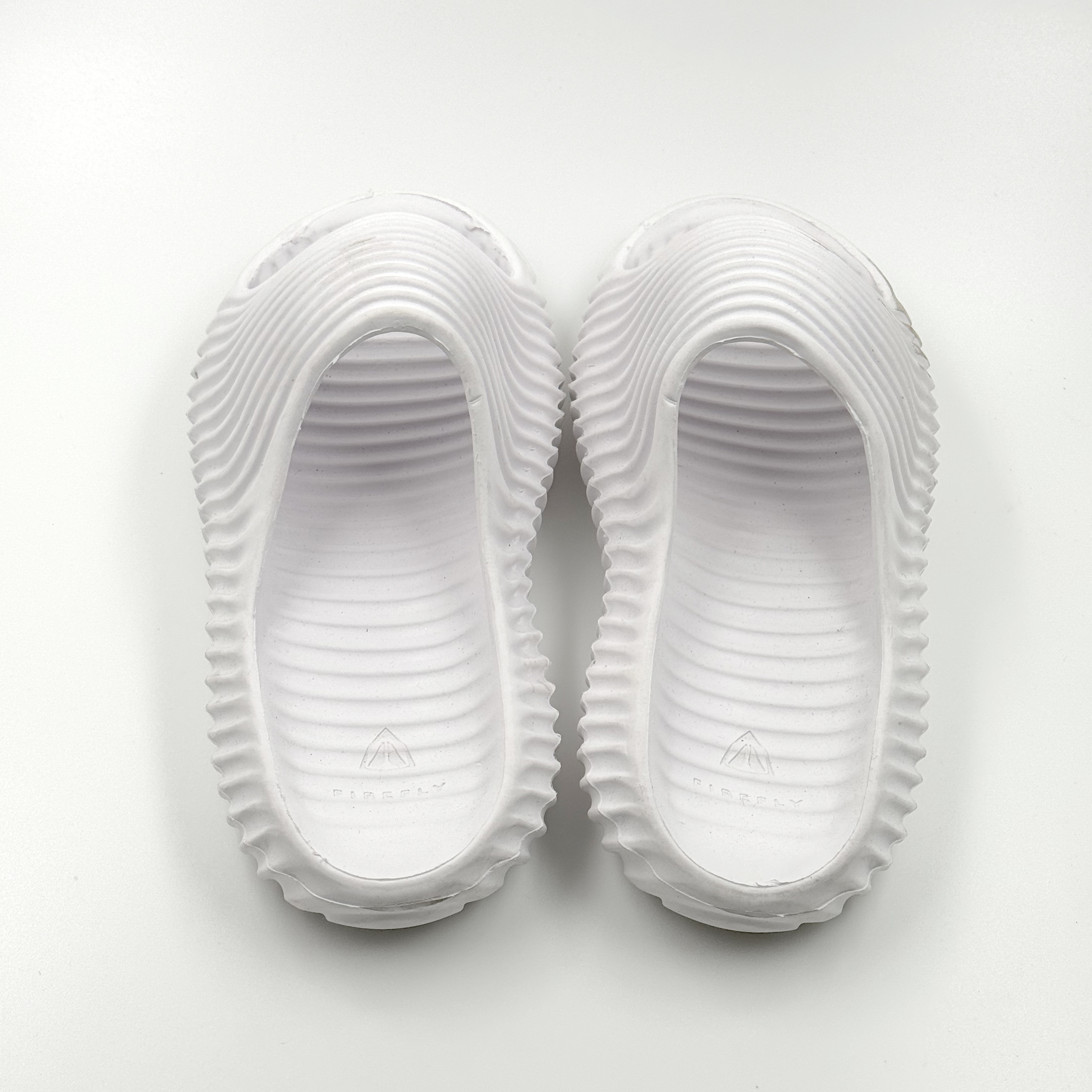 Slipper de diseñador de mujeres zapatillas de moda zapatillas populares 