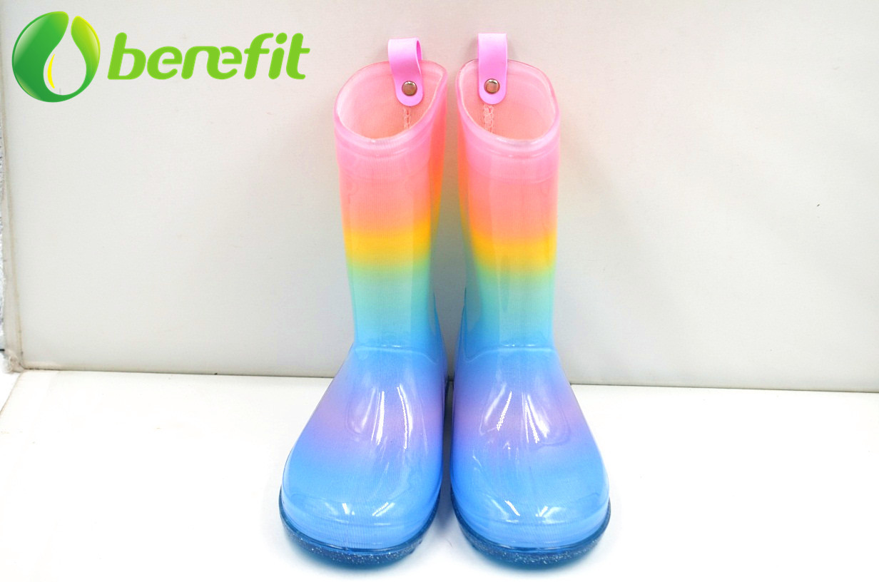 Botas de lluvia para niños con estampado de arco iris alto de PVC para niños