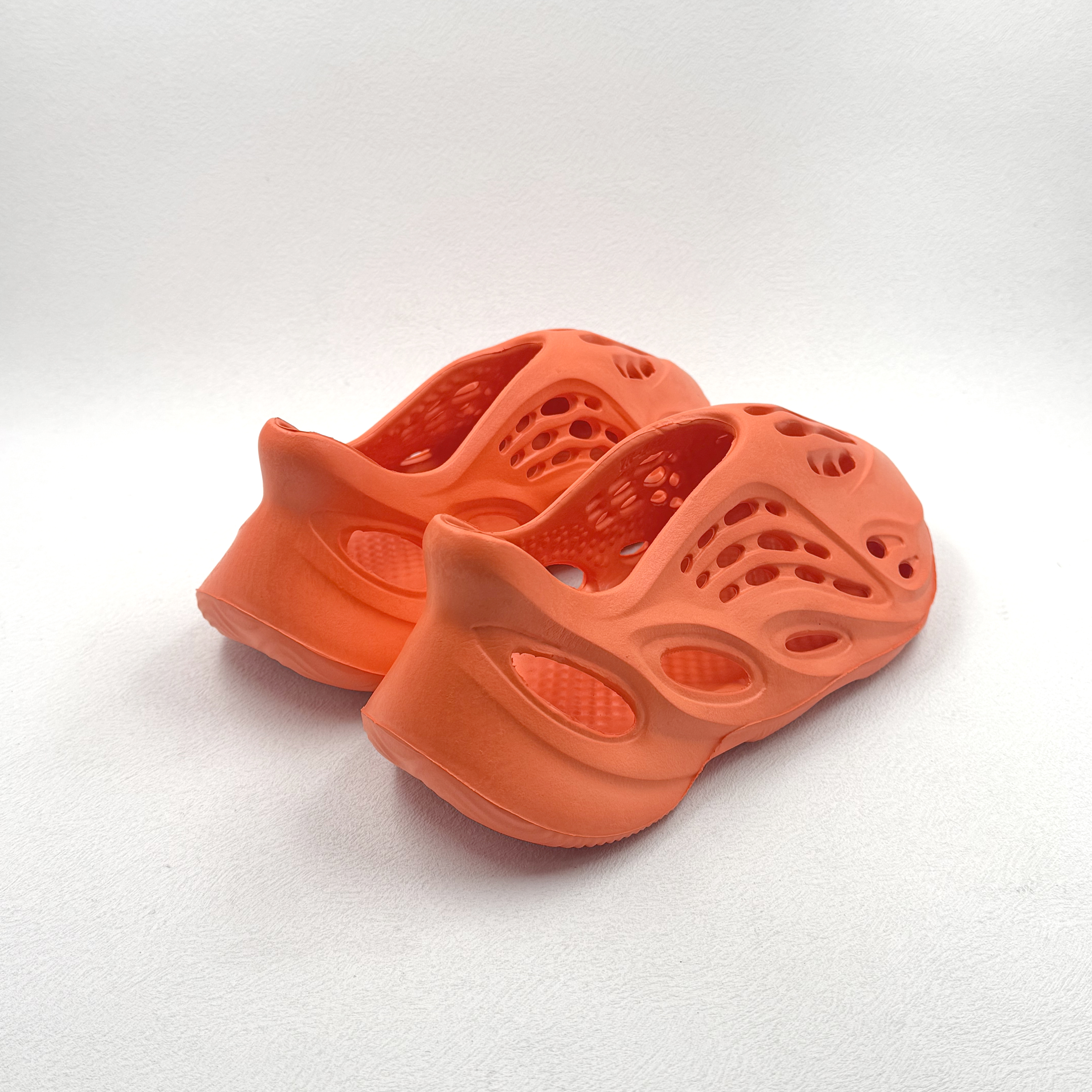 Yeezy Style Eva Tubs para hombres y mujeres 
