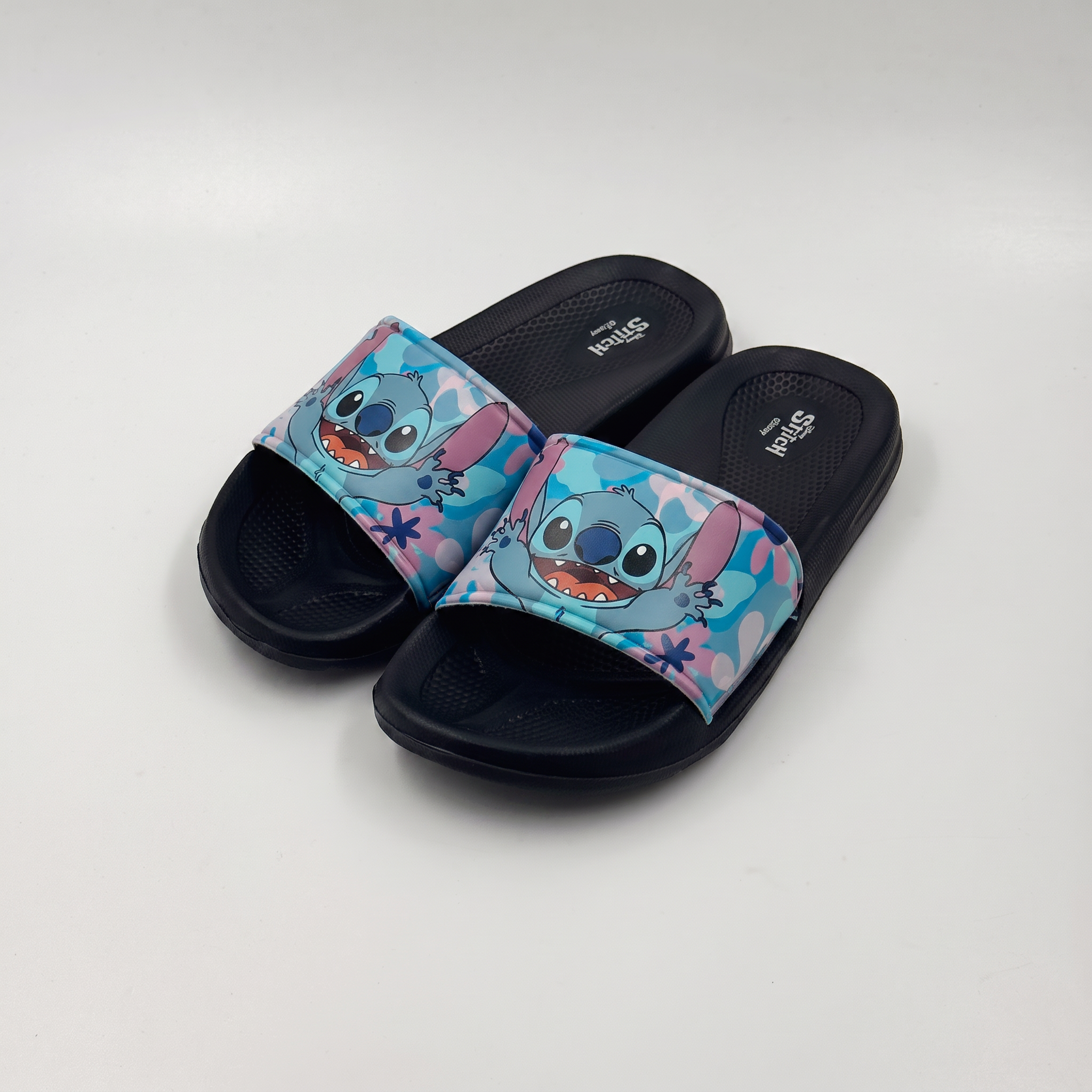 Sandalias de verano de EVA negras con diseño de personaje de puntada para niños de Bulk