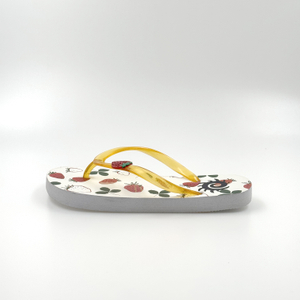 Niños Beach Anti Slip Flip Flop cómodos zapatos estampados de fresa 