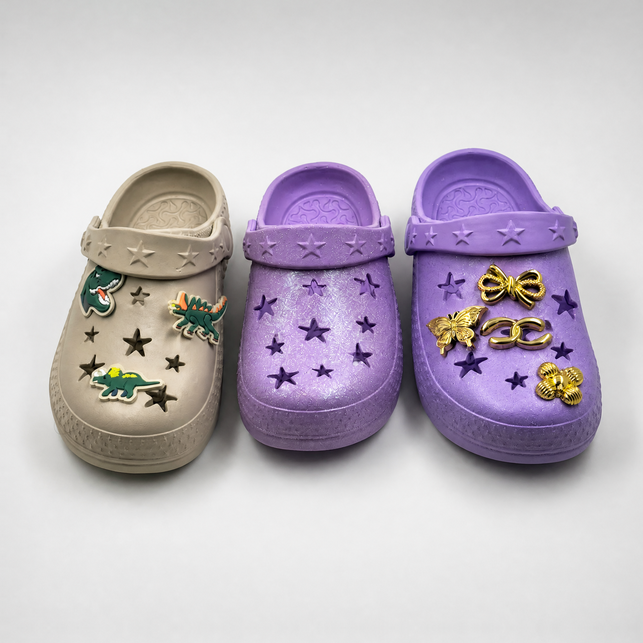 Zuecos de dinosaurios beige para niños al por mayor con dijes de estrellas