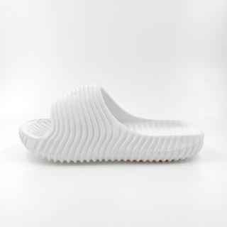 Slipper de diseñador de mujeres zapatillas de moda zapatillas populares 
