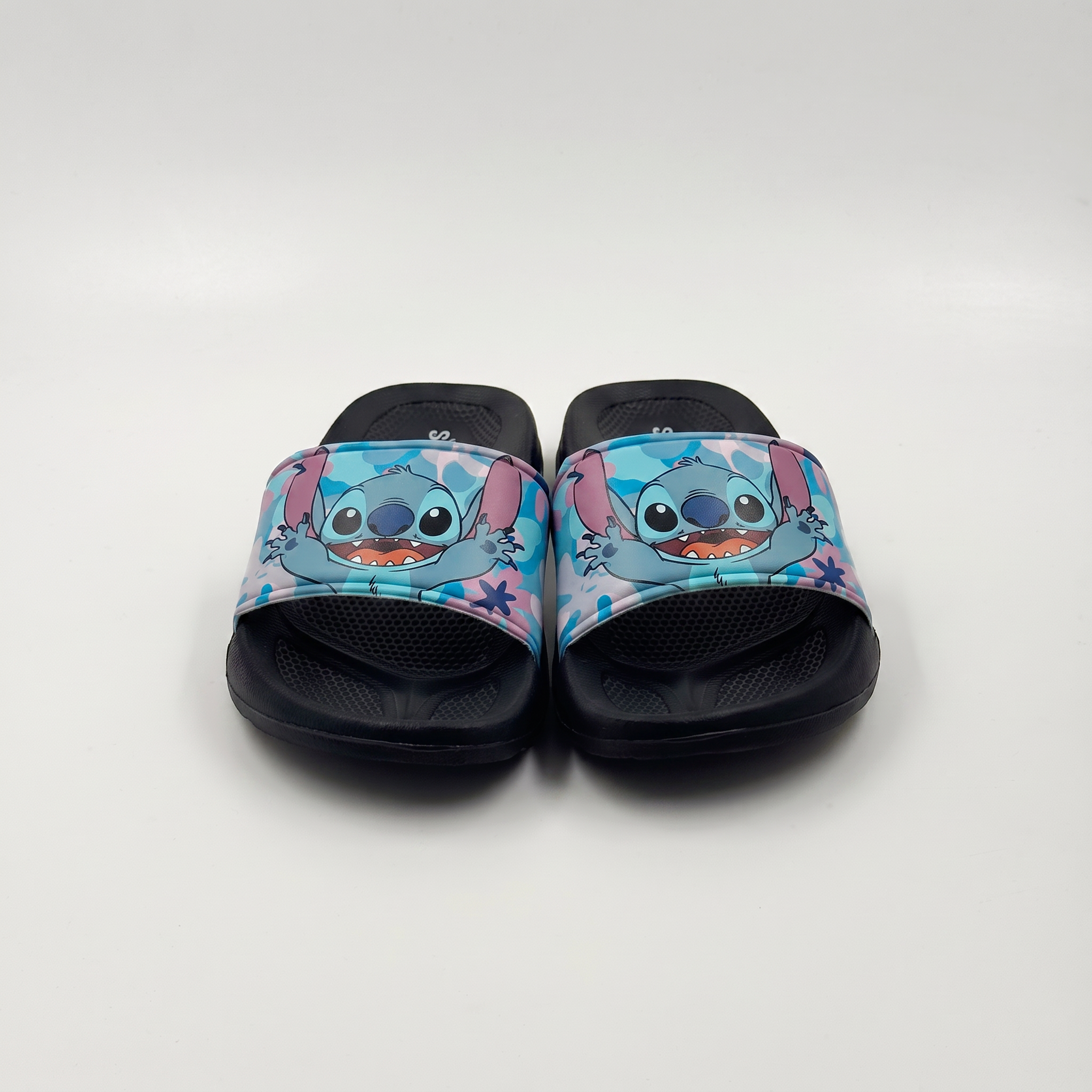 Sandalias de verano de EVA negras con diseño de personaje de puntada para niños de Bulk