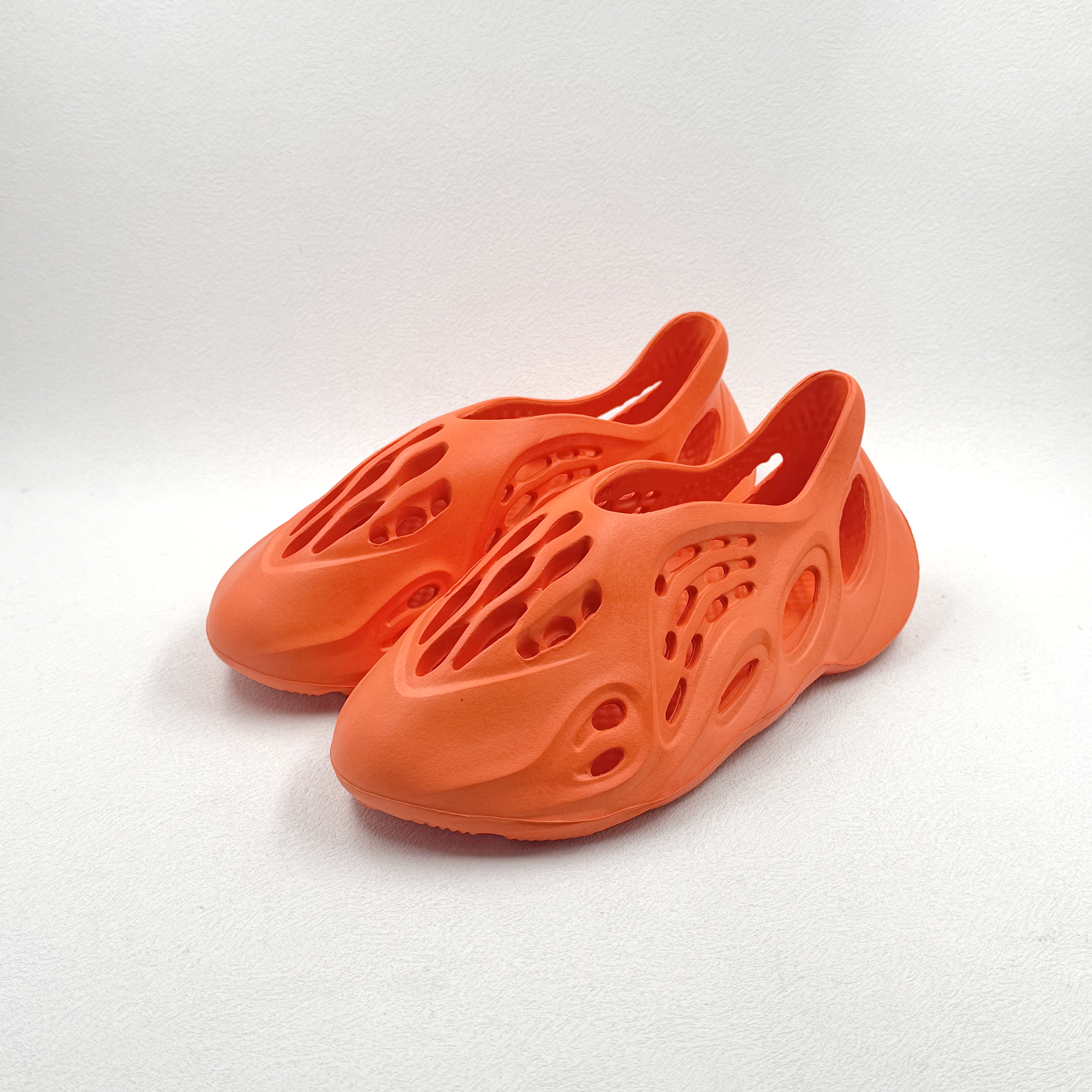 Yeezy Style Eva Tubs para hombres y mujeres 