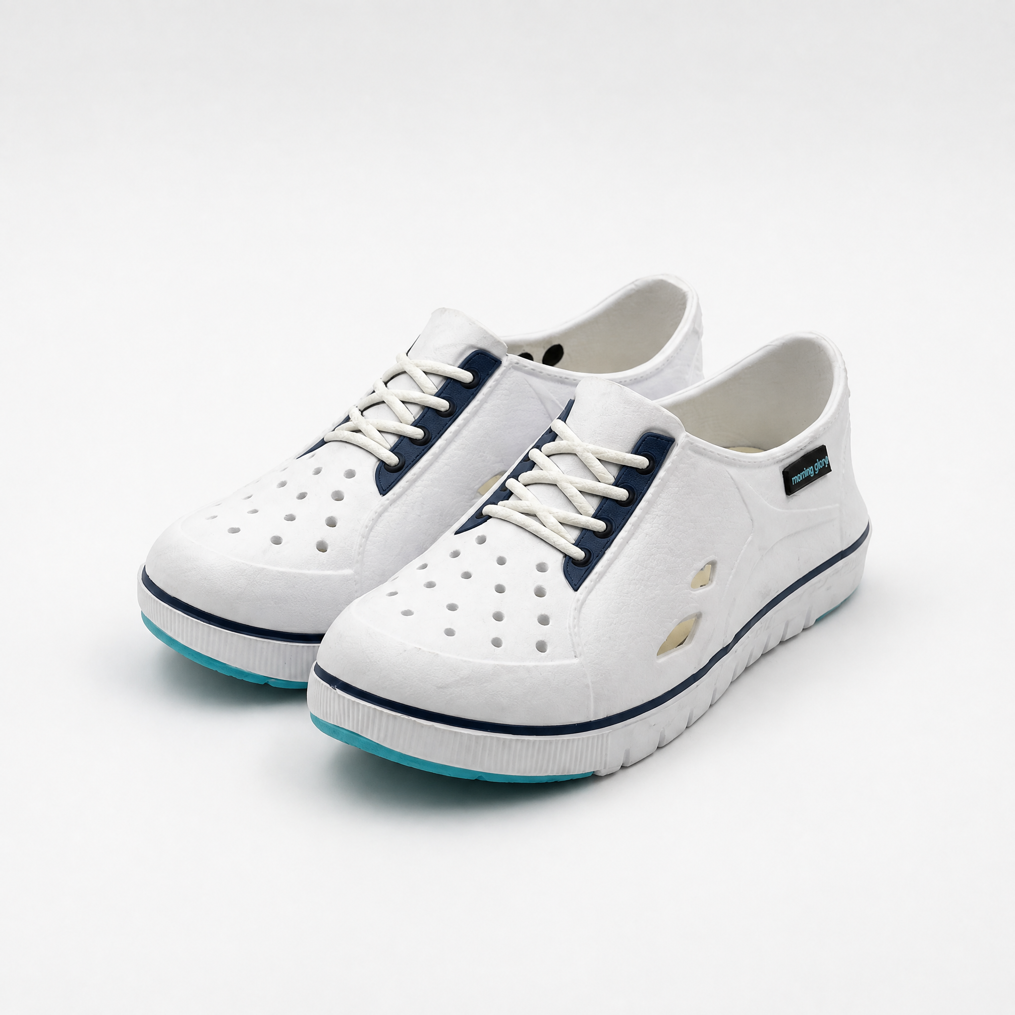Zuecos escolares deportivos blancos para niños a granel con cordones decorativos de EVA
