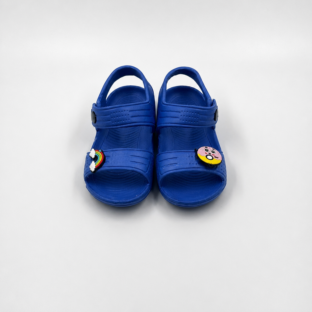 Sandalias azules con punta abierta para niños de Bulk con dijes de dibujos animados y correa en el tobillo