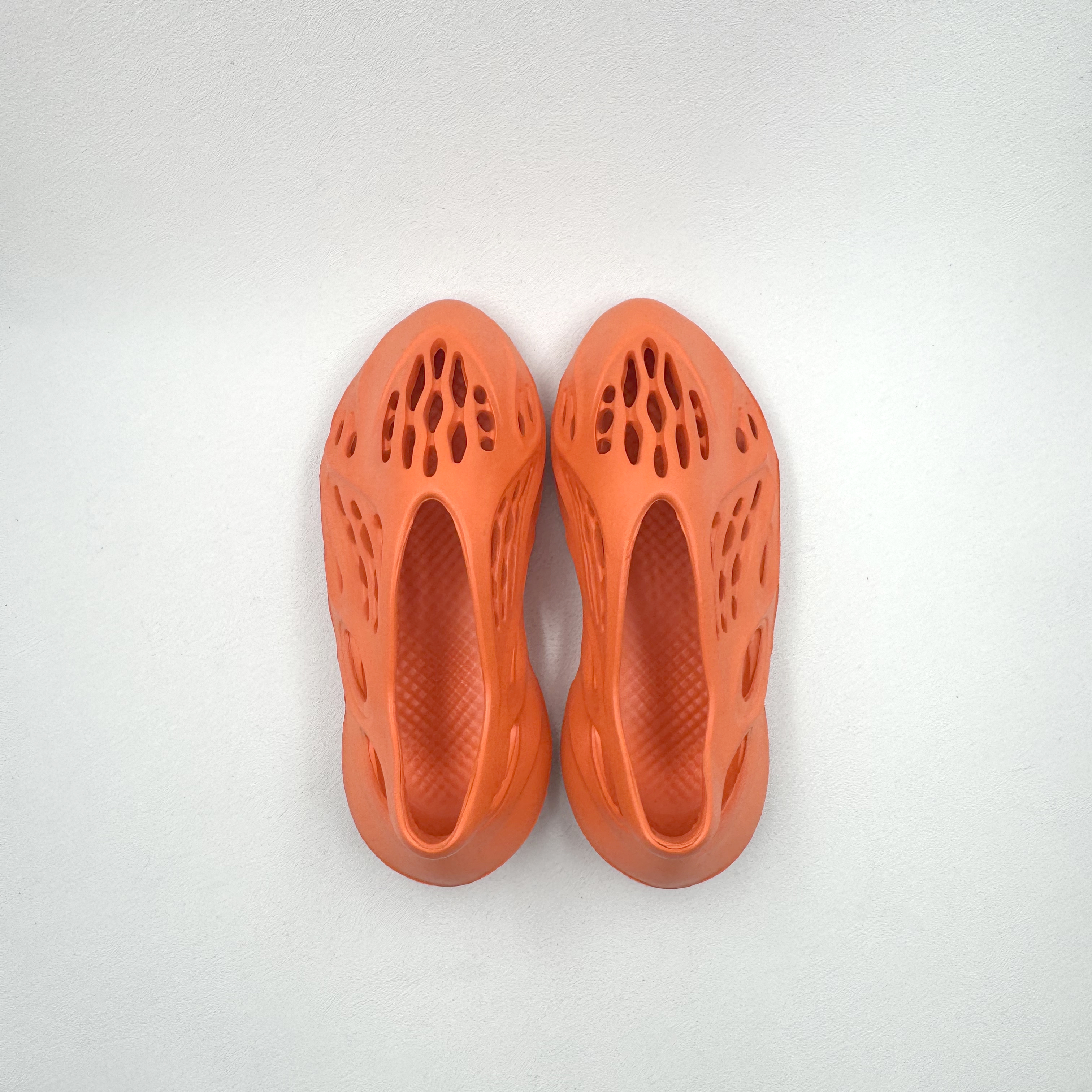 Yeezy Style Eva Tubs para hombres y mujeres 