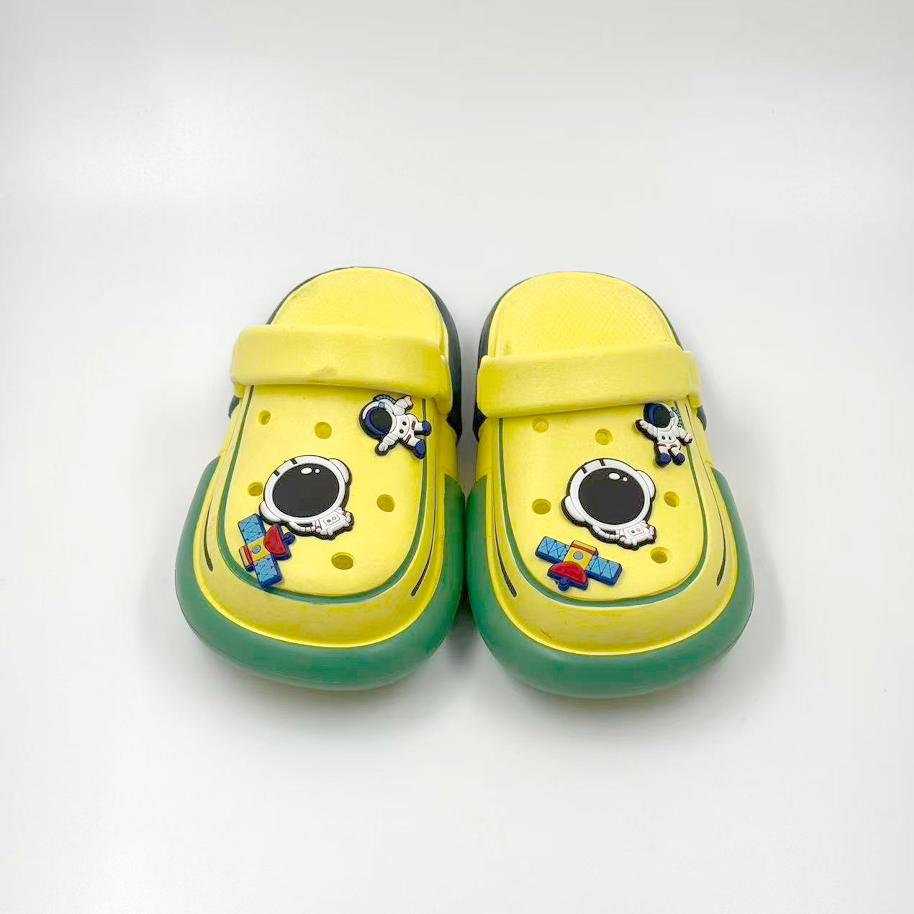 Zuecos de astronauta para niños a granel con dijes | Fábrica de sandalias EVA con tema espacial al por mayor