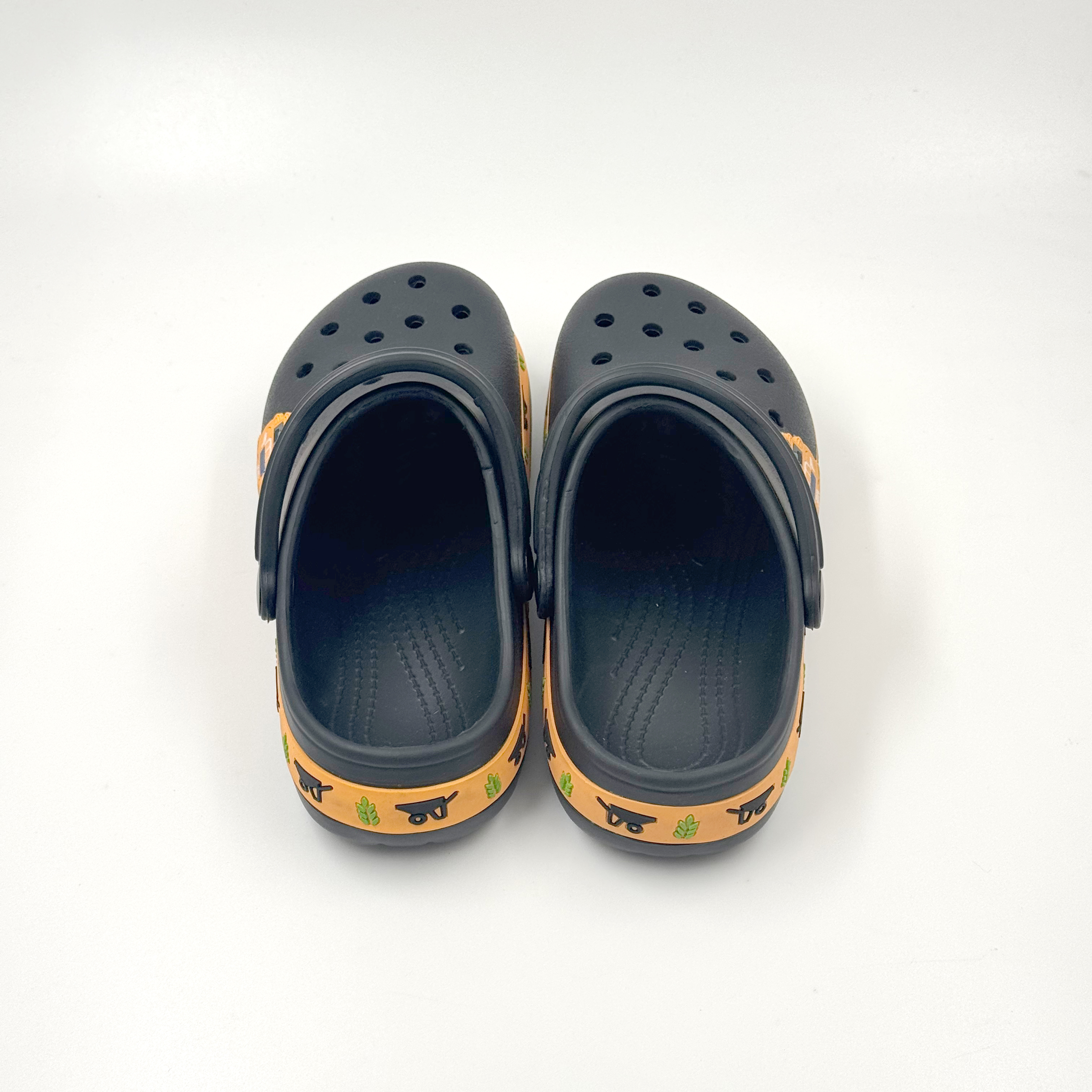 Zuecos negros Zuecos personalizados Zuecos deslizantes